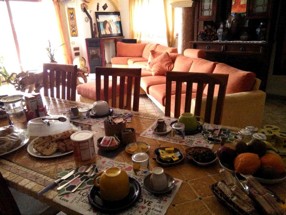 Casa D' Artista B&B Ozieri Bagian luar foto